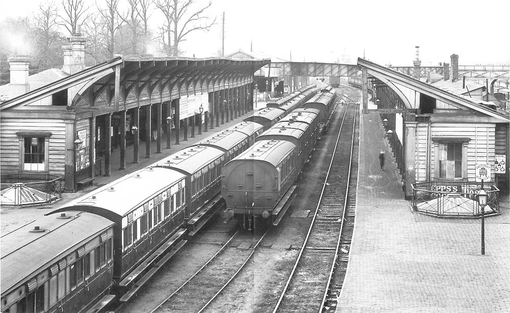 Leamington Spa Station A view of Leamington station looking towards