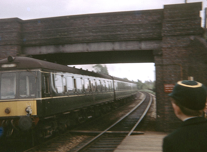 A 3-car Derby Suburban DMU, later TOPS class 116, leaves Butlers Lane for Birmingham New Street in May 1966