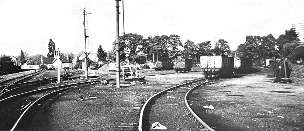 Looking towards Coundon Road which in this view lay behind the Coal Wharf whilst Coundon Road Station Signal Box is on the left