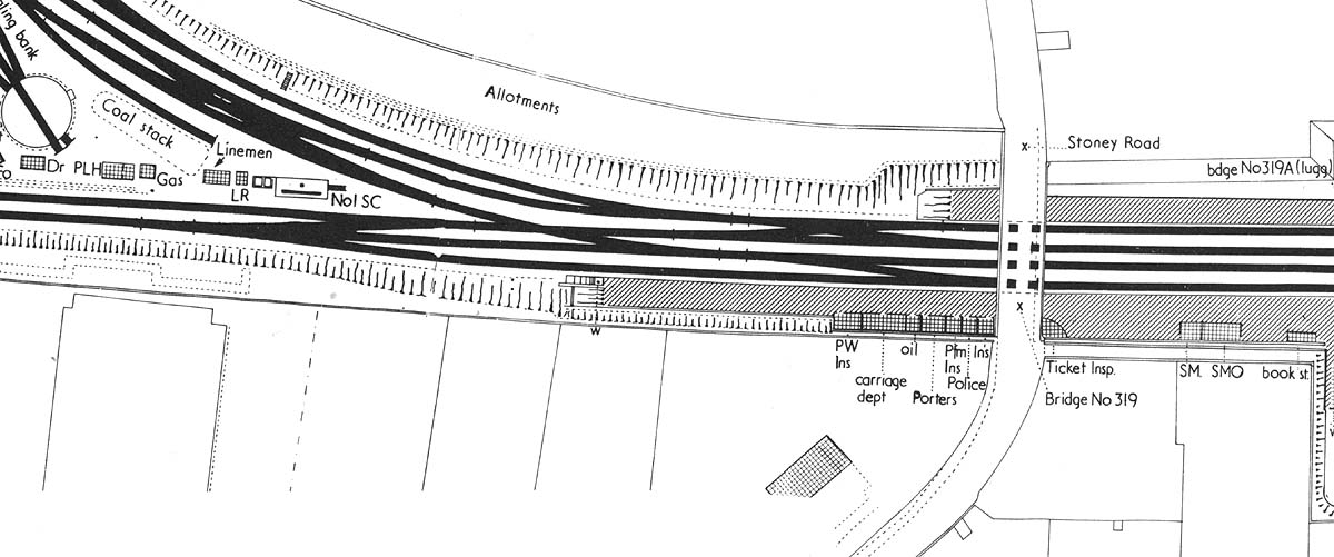 Part of the Ordnance Survey map showing the different lengths of platforms and the junction with Leamington branch