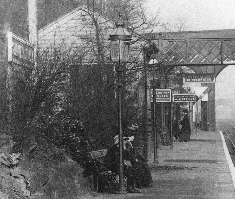 Close up showing the structures on the Sutton Coldfield platform