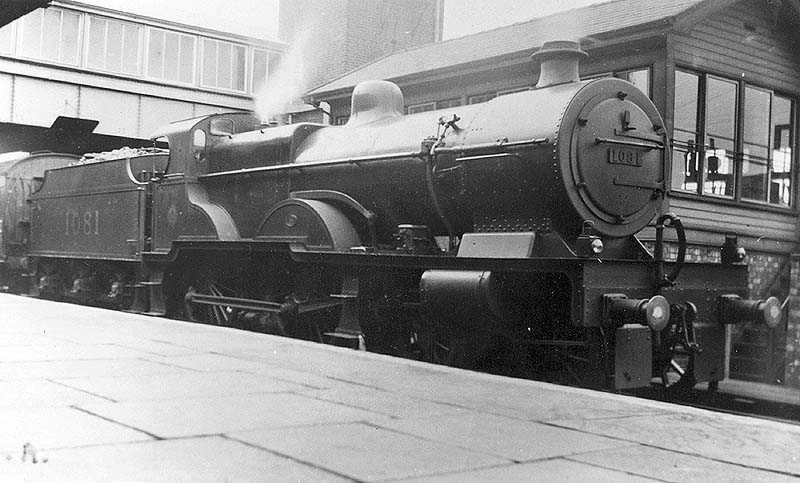 LMS 4-4-0 4P Compound No 1081 is seen standing at platform one with a local stopping train to Coventry and Leamington