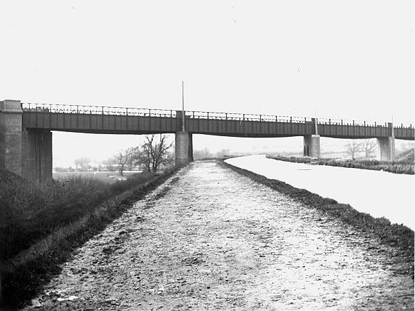 View of the elegant four-span structure which formed  bridge No 448 in order to cross the Oxford Canal
