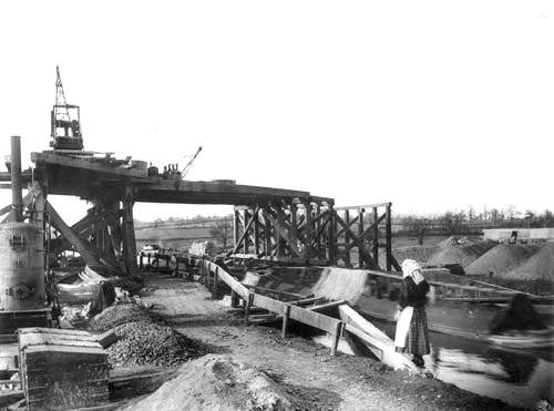 View of some of the temporary construction work required to help bridge the Oxford Canal circa 1896