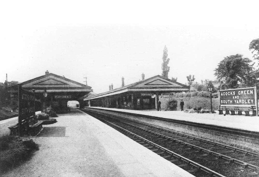 Looking towards Birmingham Snow Hill with the relef down and up platforms on the left and the main down and up platforms on the right