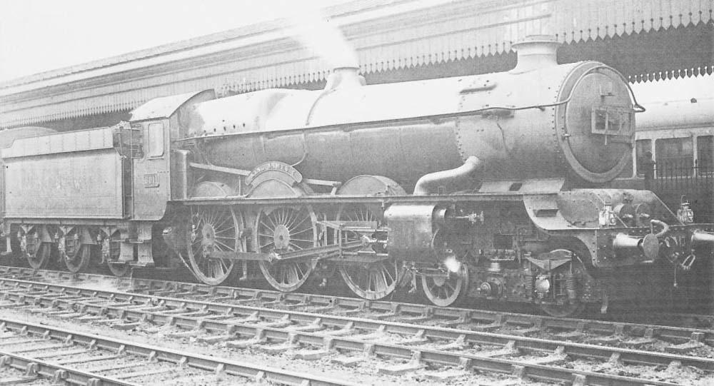 Great Western Railway 60xx (King) class 4-6-0 No 6011 ‘King James’ in Platform No 6 with a down express from London in 1947