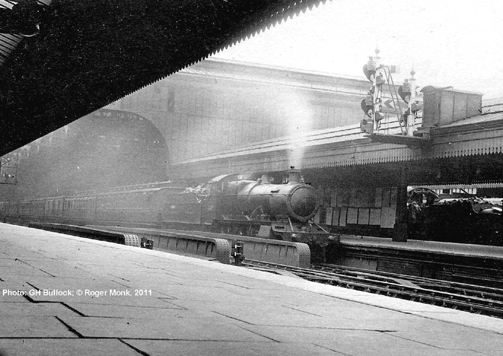 An unidentified Great Western Railway 2-6-0 43xx class locomotive waiting at platform No 5 in the early 1920’s