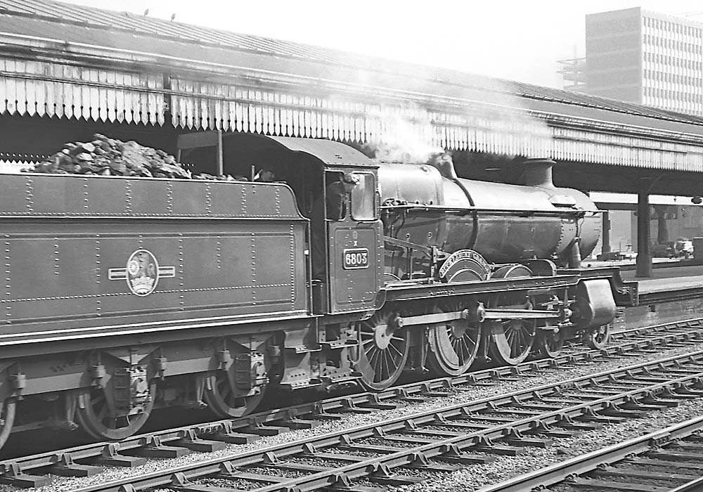 Another view of ex-GWR 4-6-0 Grange class No 6803 'Bucklebury Grange' at Birmingham Snow Hill station on 7th March 1964