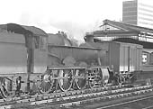 Ex-GWR 4-6-0 Class 4073 No 5031 'Totnes Castle' is seen entering Birmingham Snow Hill on 11th October 1963