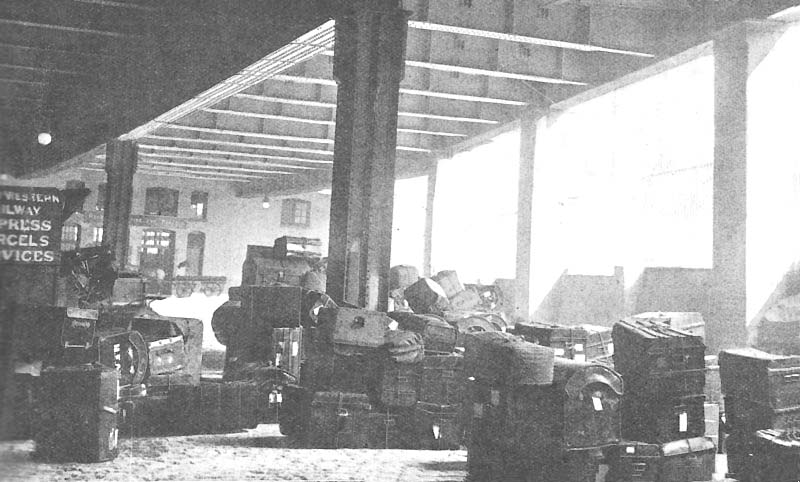 Virtually all the parcel traffic carried to Birmingham on the Great Western Railway passed through the parcel's yard under Snow Hill