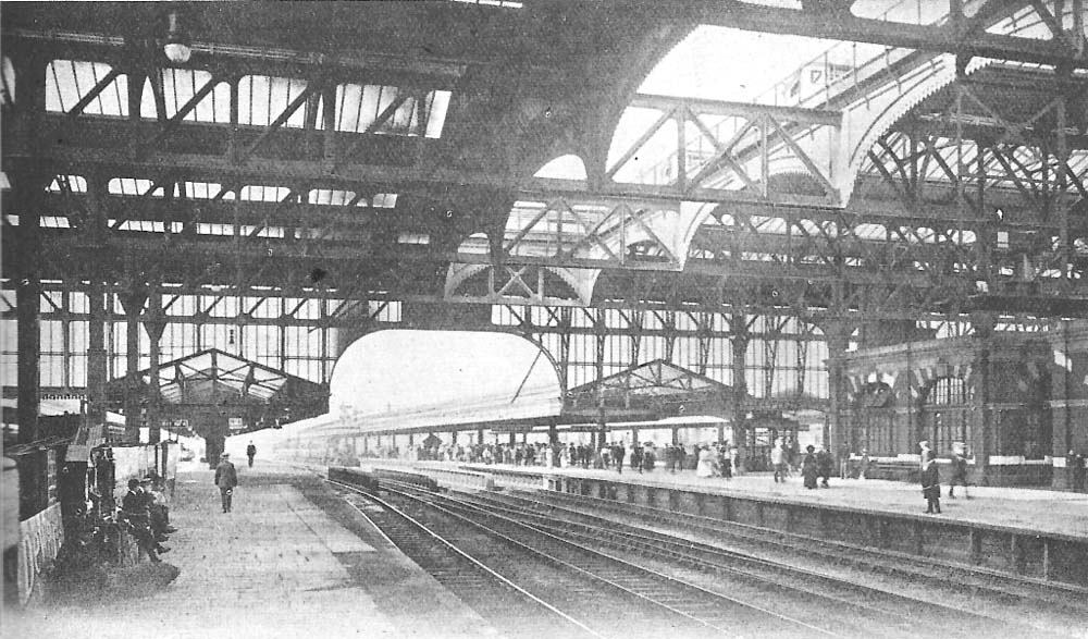 The main platforms of Snow Hill station looking North towards Wolverhampton showing how light flooded in through the main glazed roof