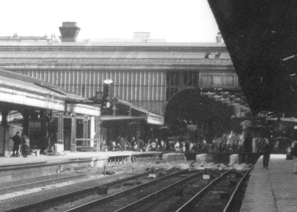 Close up showing the scissor crossovers between the platform and through roads this side of the bridge girders carrying the lines over Great Charles Street