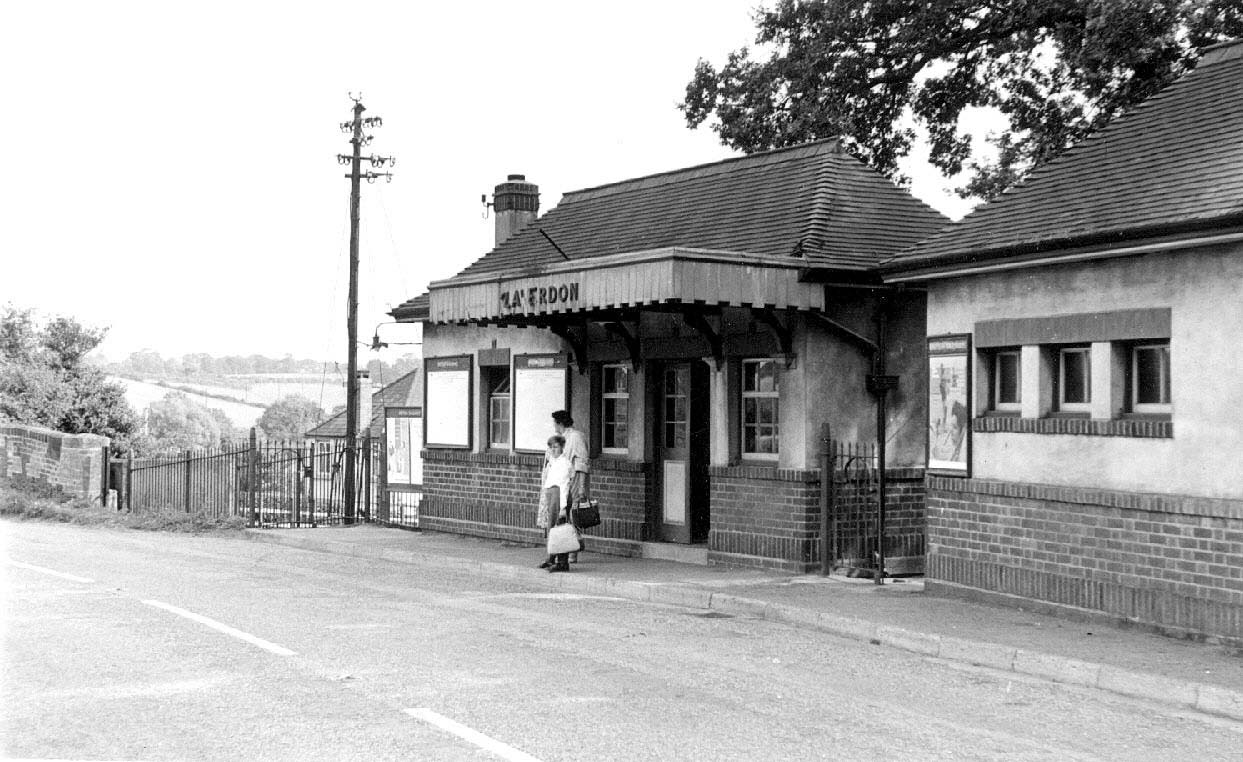 A 1964 view of the road-level buildings with the GWR logo now removed from the canopy