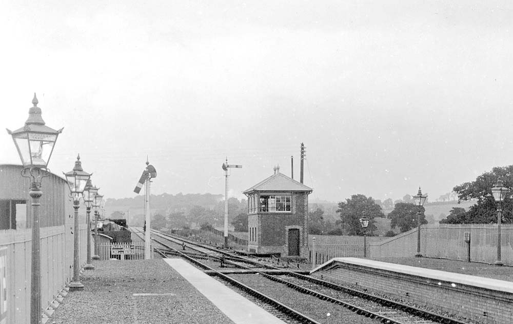 Close up of the Birmingham end of the station with the crossover leading to the goods yard on the left