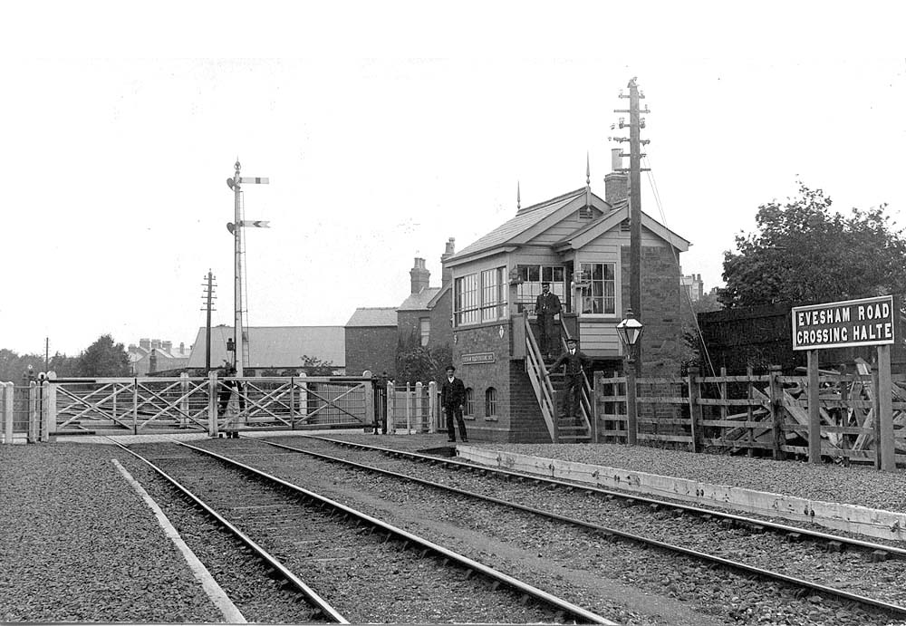 View of the crossing and the Halte looking north towards Stratford on Avon station shortly after it opened on 17th October 1904