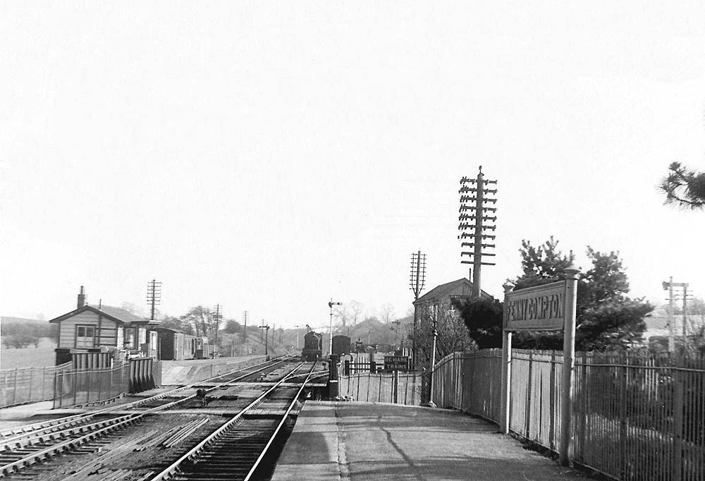 View of station looking south towards Banbury from the down platform