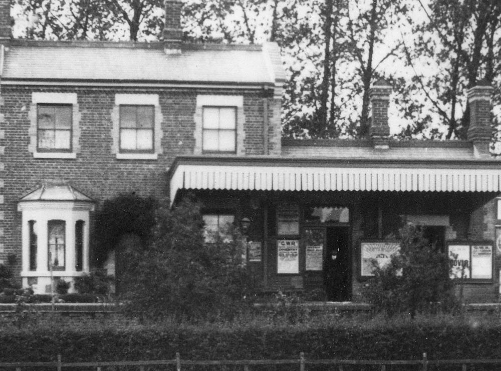 Close up showing the Station Masters House alongside the booking office and passengers facilities