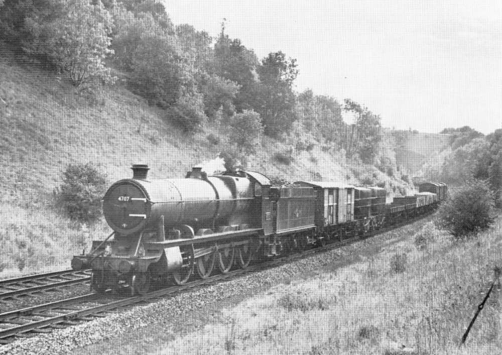 Ex-Great Western No 4707 a 2-8-0 47xx class heavy freight locomotive effortlessly heading down towards Leamington