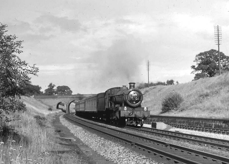 Ex-GWR 68xx Class 4-6-0 No 6871 'Bourton Grange' works the 13:11 am Portsmouth to Wolverhampton service