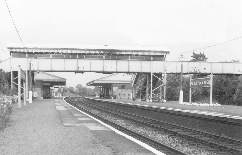 Looking towards Stratford upon Avon and the down bay from the Birmingham end of the down platform during the 1960s