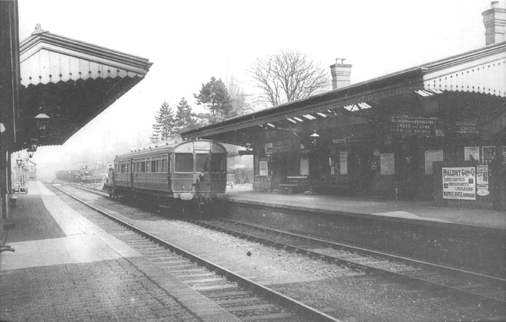 Looking towards Birmingham from the down platform towards the main station building with a GWR Autotrain standing in the up platform