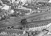 Close up of the aerial photograph showing the link line between the Great Western Railway and the L&NWR line in 1937