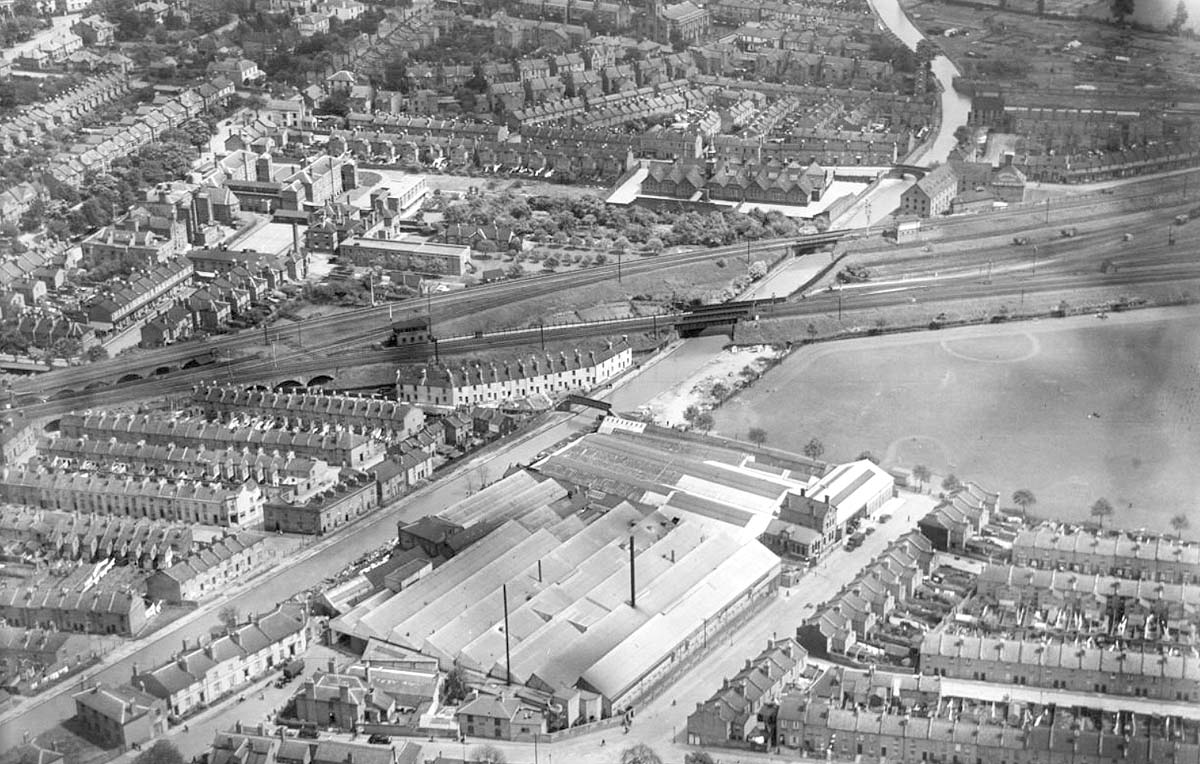 Aerial Photograph of the southern approaches in 1937 showing the L&NWR and GWR parallel lines with the link line between them