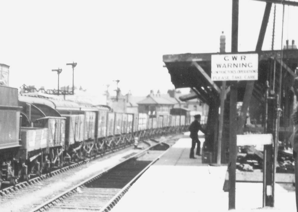 Close up showing the middle of the down platform whilst construction of the new station building continued
