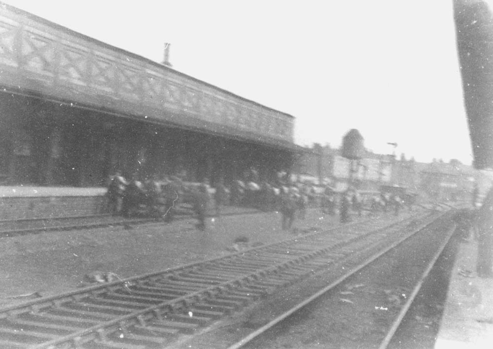 View of the P & W gang lifting the middle sidings in preparation for laying the two through roads