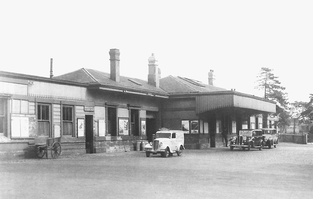 The main entrance to Leamington Station seen from the 'upper approach road' to the station forecourt