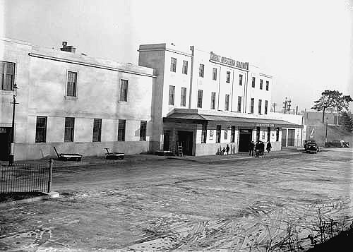 Leamington station after its rebuilding by the GWR with the access road and enlarged forecourt to its front