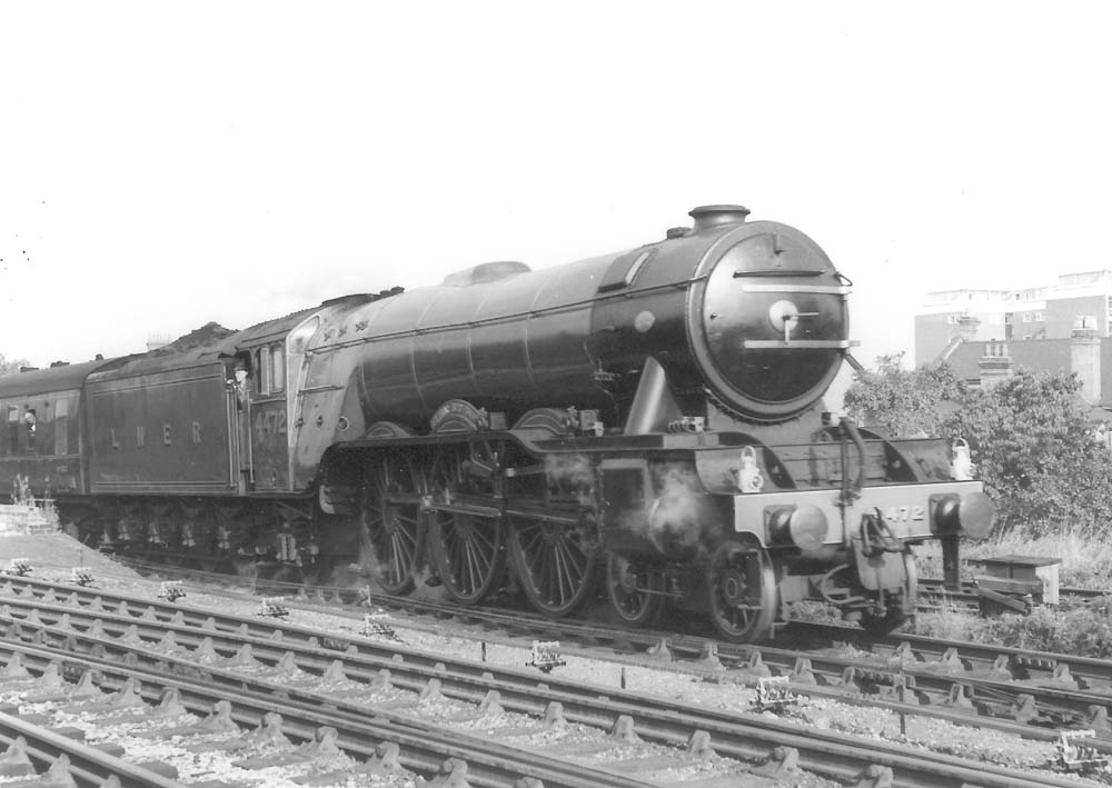 Ex-LNER 4-6-2 'A3 class' No 4472 'Flying Scotsman' runs through Leamington station on an enthusiast special