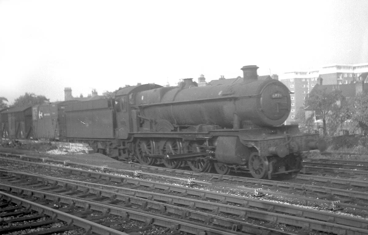 Ex-Great Western Railway 4-6-0 68xx (Grange) class No 6879 �Overton Grange� leaving Leamington Spa General Station