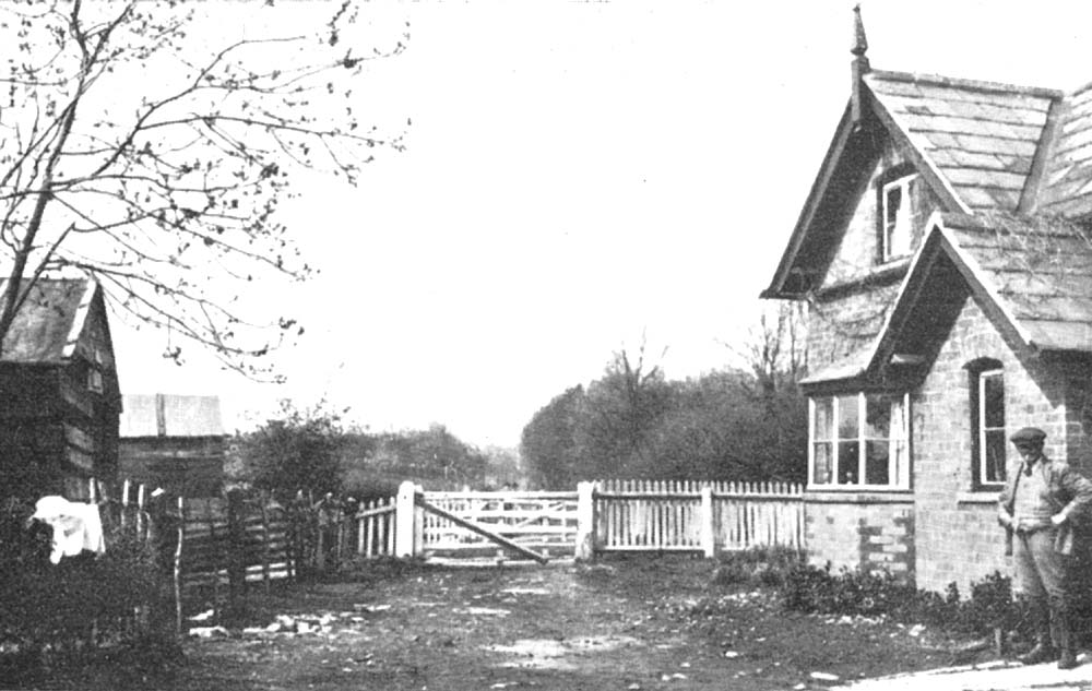 Looking towards Stratford-upon-Avon whilst to the right of the cottage was another gate on the Shipston-on-Stour track bed