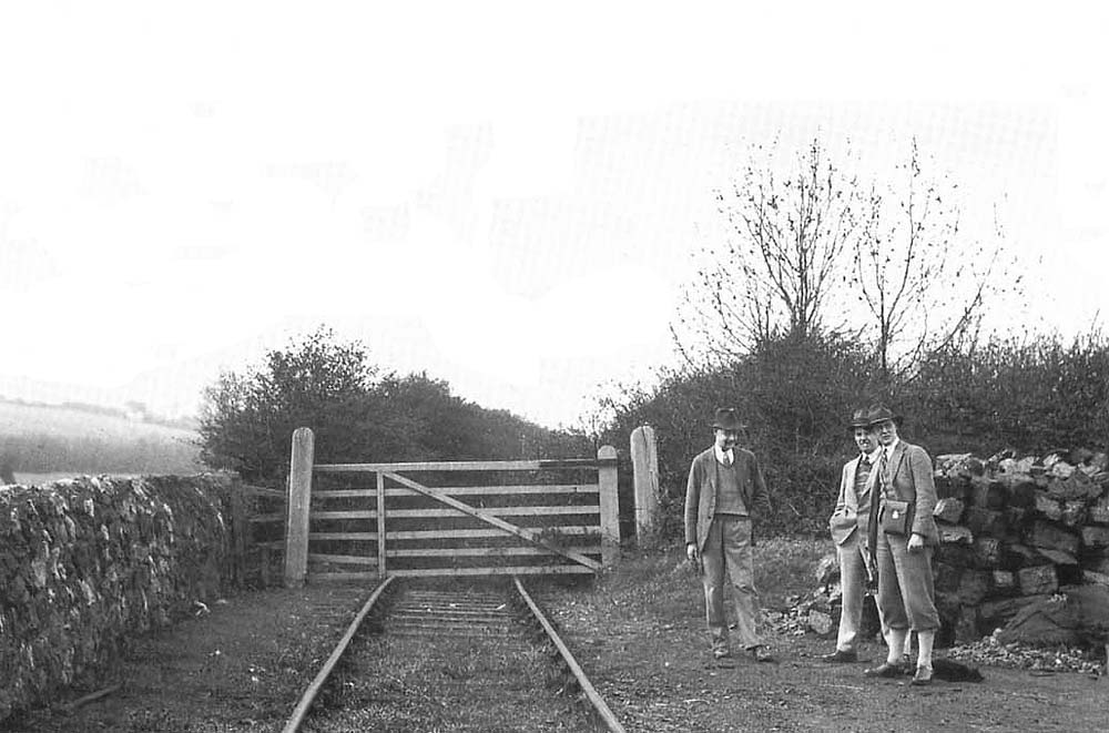 Looking towards Stratford-upon-Avon along the route of the original branch line which joined the Moreton-in-Marsh to Stratford-upon-Avon tramway just a few yards further on