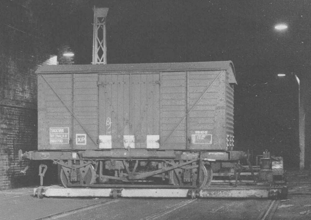 Close up of the covered wagon No B851720 on the traverser