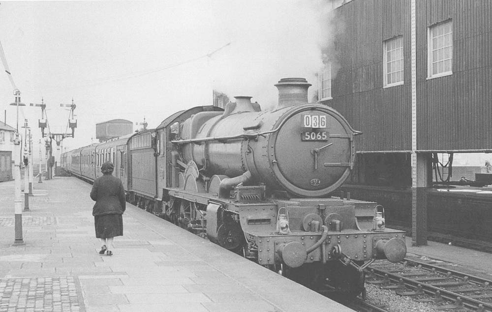 Ex-GWR 4-6-0 No 5065 'Newport Castle' arrives with the 1:11pm from Portsmouth Harbour on 2nd July 1960