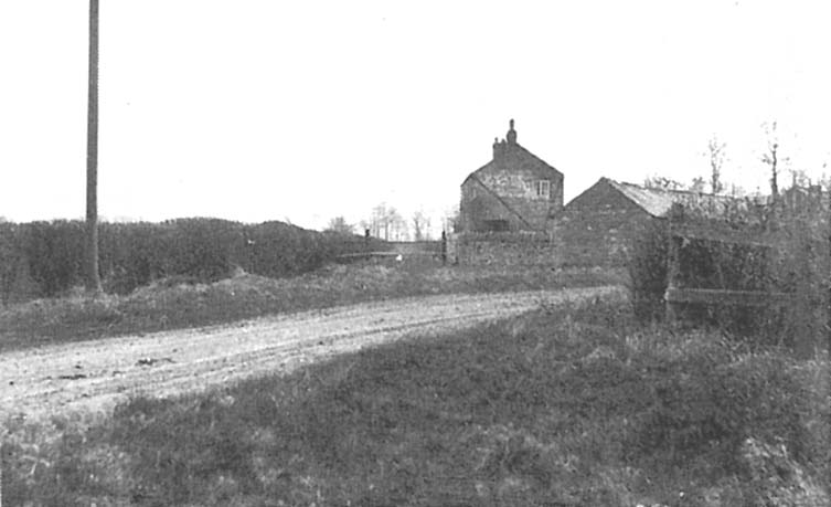 Ilmington Wharf, looking south towards Moreton-in-Marsh with the Armscote to Ilminster Road in the foreground