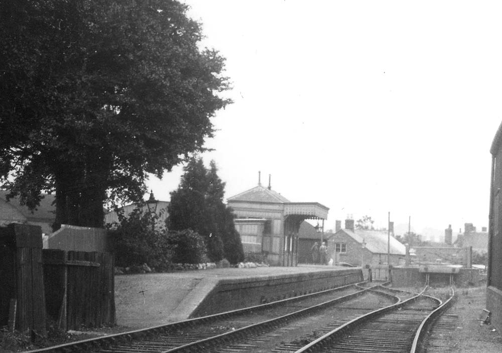 Close up  showing the method of releasing the locomotive after it had brought the train from Moreton-in-Marsh