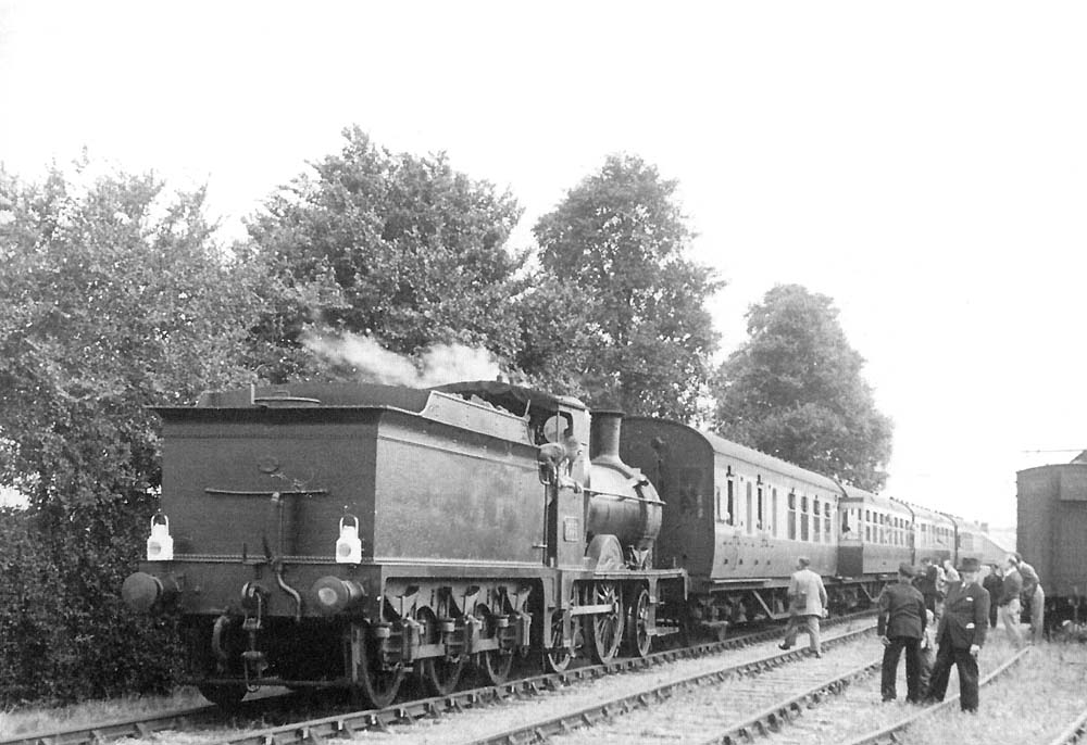 Ex-MSWJR 0-6-0 No 1335 has run around the SLS special from Oxford and is now ready to reverse the train back to Morton-in-Marsh tender first