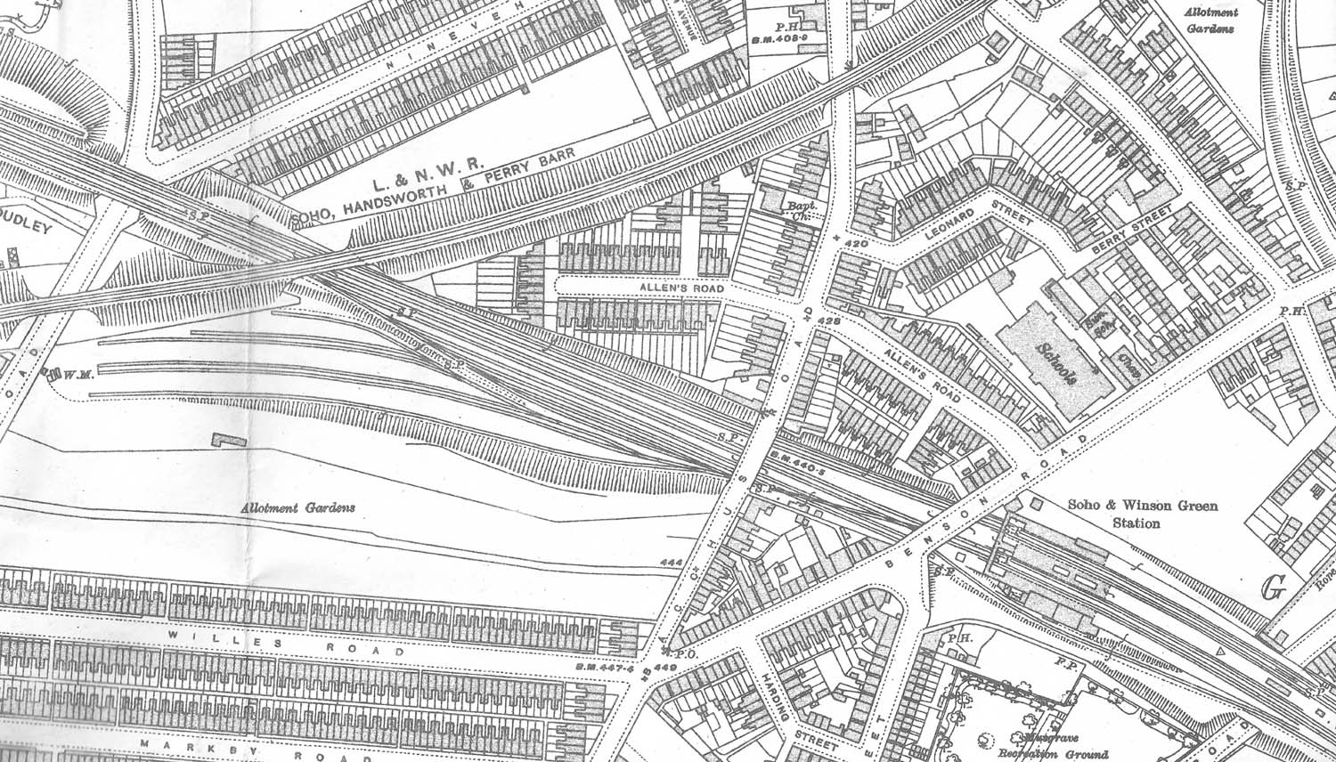 A 1913 Ordnance Survey map of the GWR's Soho and Winson Green station with four platforms in place
