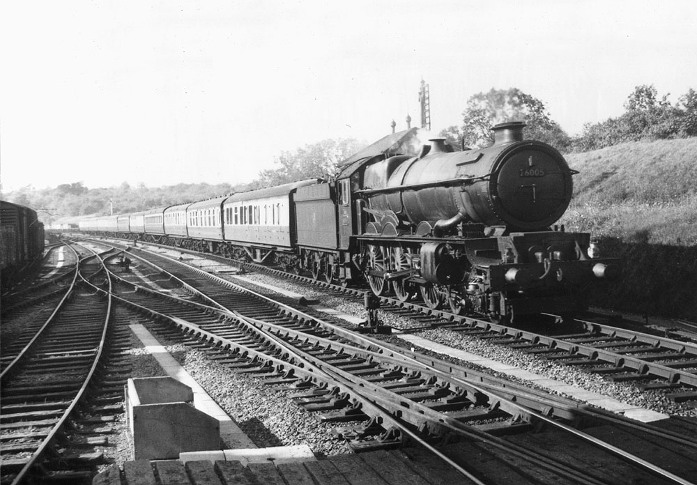 GWR 4-6-0 No 6005 'King George II' on an up Birkenhead to Paddington express