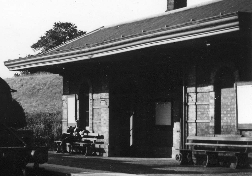 Close up of the up platform's passenger waiting room