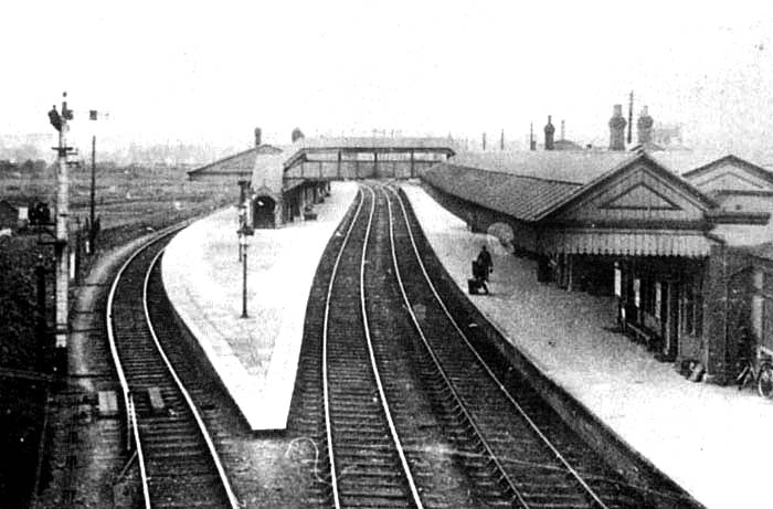 Another view of Stratford on Avon station from Alcester Road bridge looking northwards to Birmingham with the island platform on the left