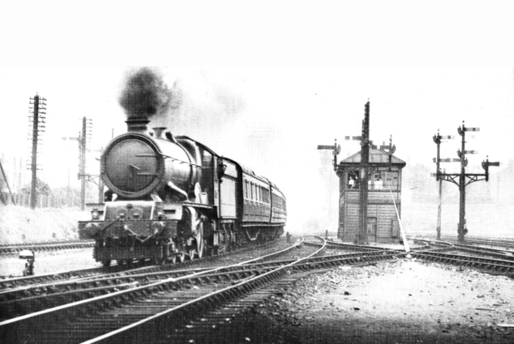 GWR 4-6-0 60xx class No 6016 'King Edward V' with class A headcode on a Paddington to Birmingham express