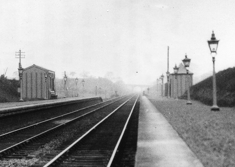 Close up showing the original down platform structure on the right has now been replaced with a smaller GWR Pagoda building