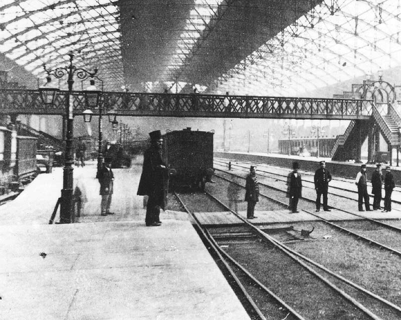 Close up showing platform 1 was accessed via steps down from the hotel off Stephenson place and not via steps from the footbridge