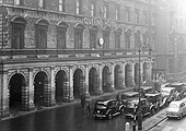 A post-Second World War view showing the Queen's hotel and New Street station's entrance accessed from Stephenson Street