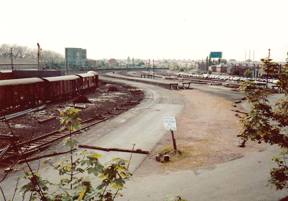 Coventry Goods Yard looking from Spencer Park foot bridge towards Winifred Avenue and the Nuneaton branch in 1982