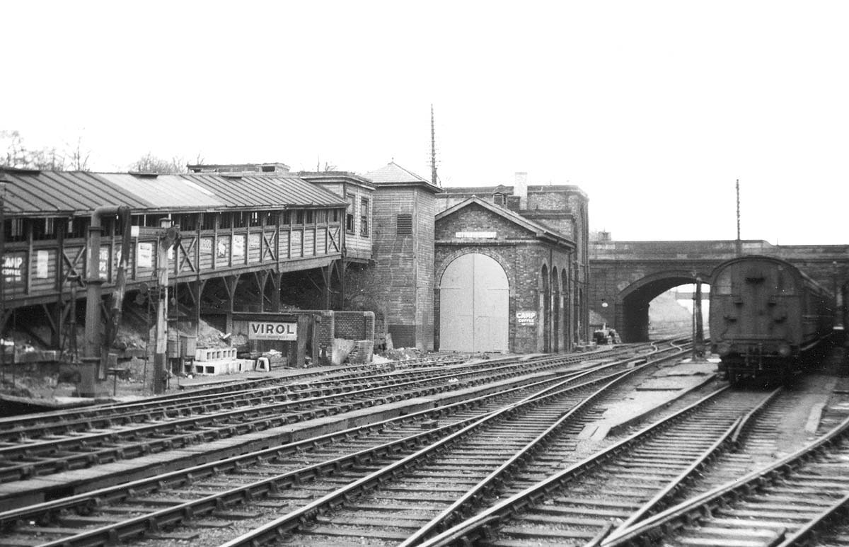 View of the London and Birmingham shed with the 'incline machine' on the left and the parcel depot on the right